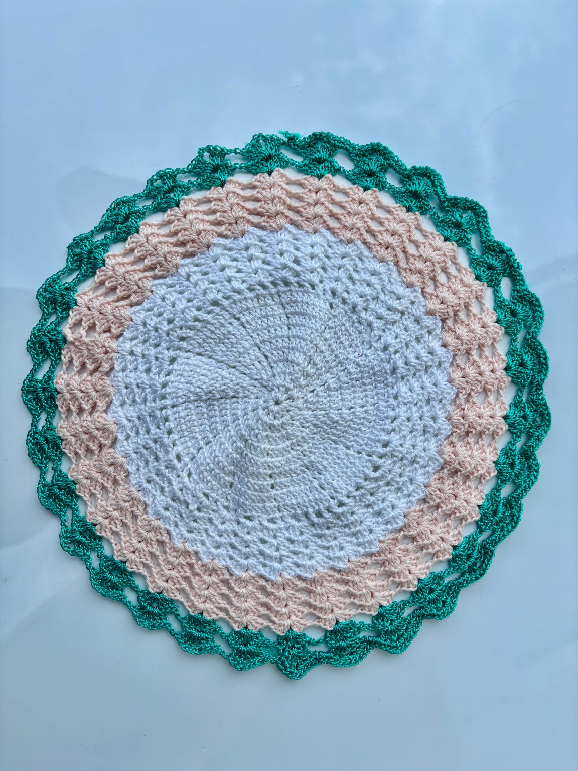 直径60cmの存在感あるハンドメイド作品。